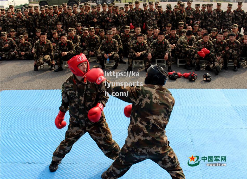 赛场上强强对抗，短兵相接搏击压轴战