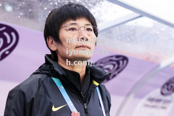 日本女足队教练宣布离职，球队寻找新帅